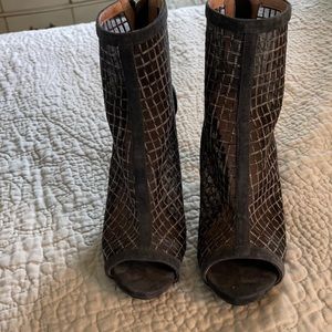 Miss Albright navy open toe bootie